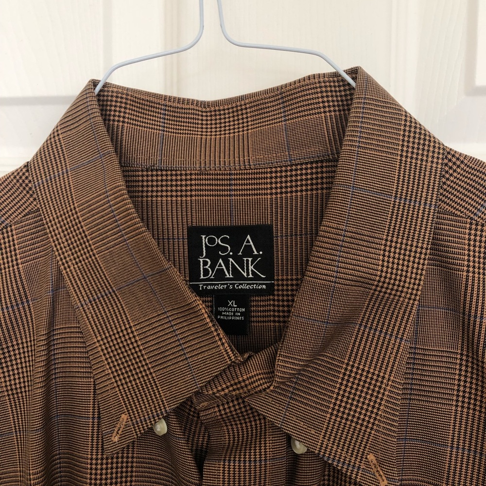 Jos A Bank Traveler Shirt. XL. Sharp!